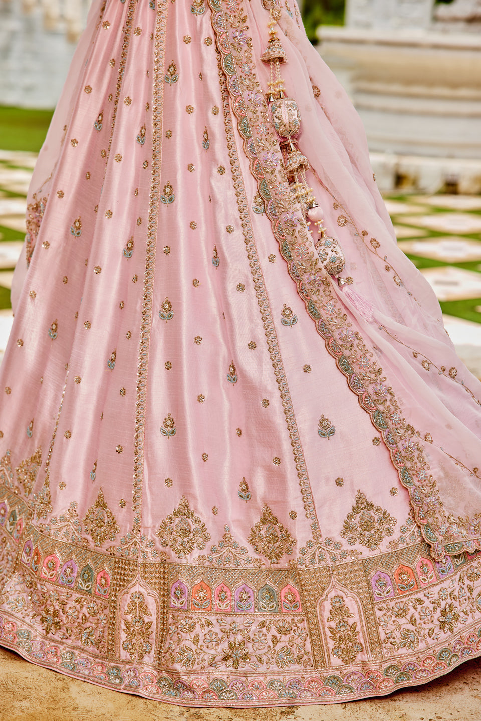 Gulabi Noor Crepe Lehenga Set